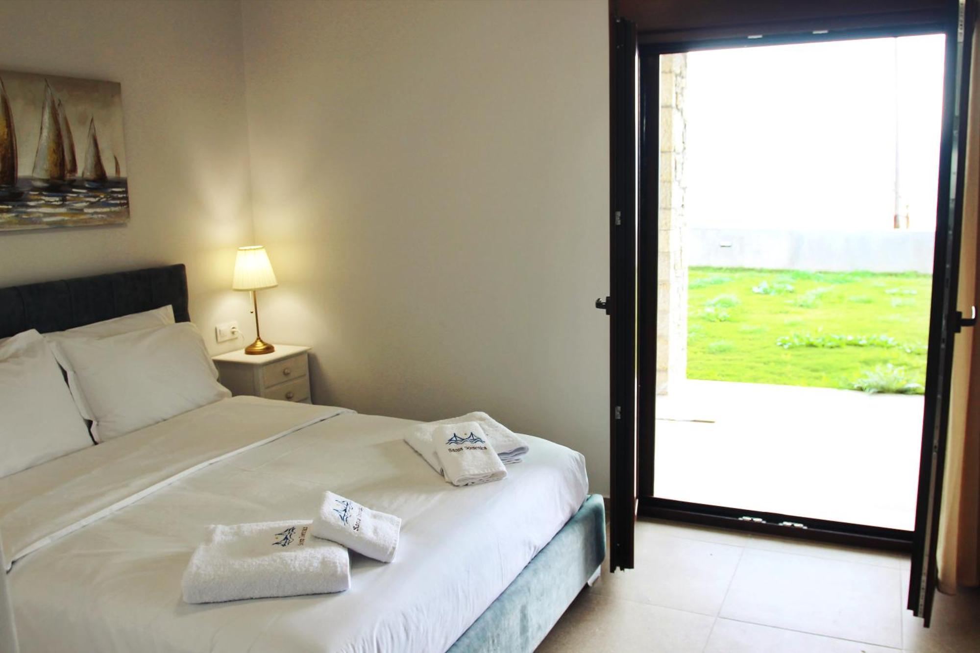 Santa Domenica Nafpaktos - Rooms And Apartments By The Sea Eksteriør billede