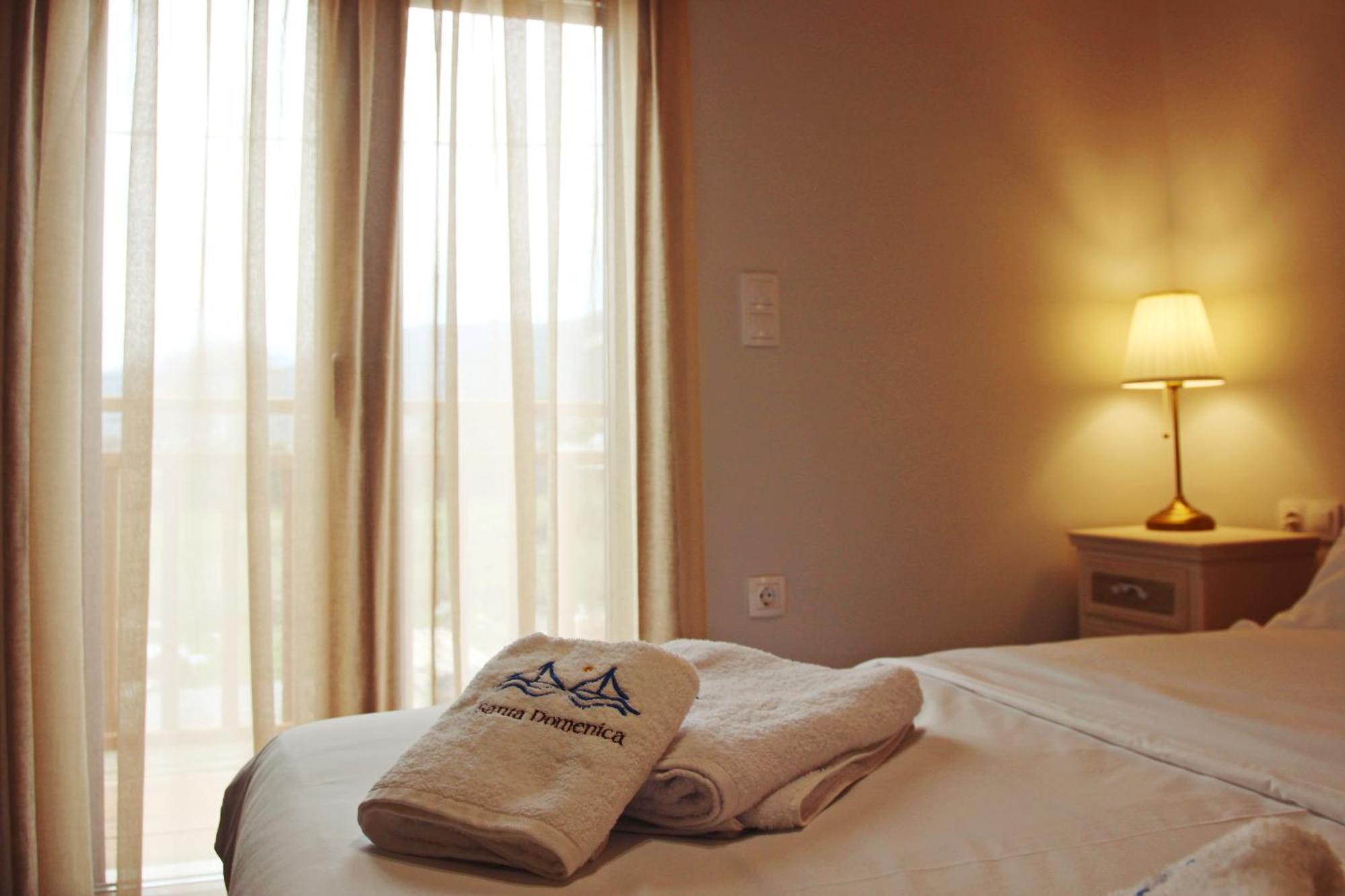Santa Domenica Nafpaktos - Rooms And Apartments By The Sea Eksteriør billede