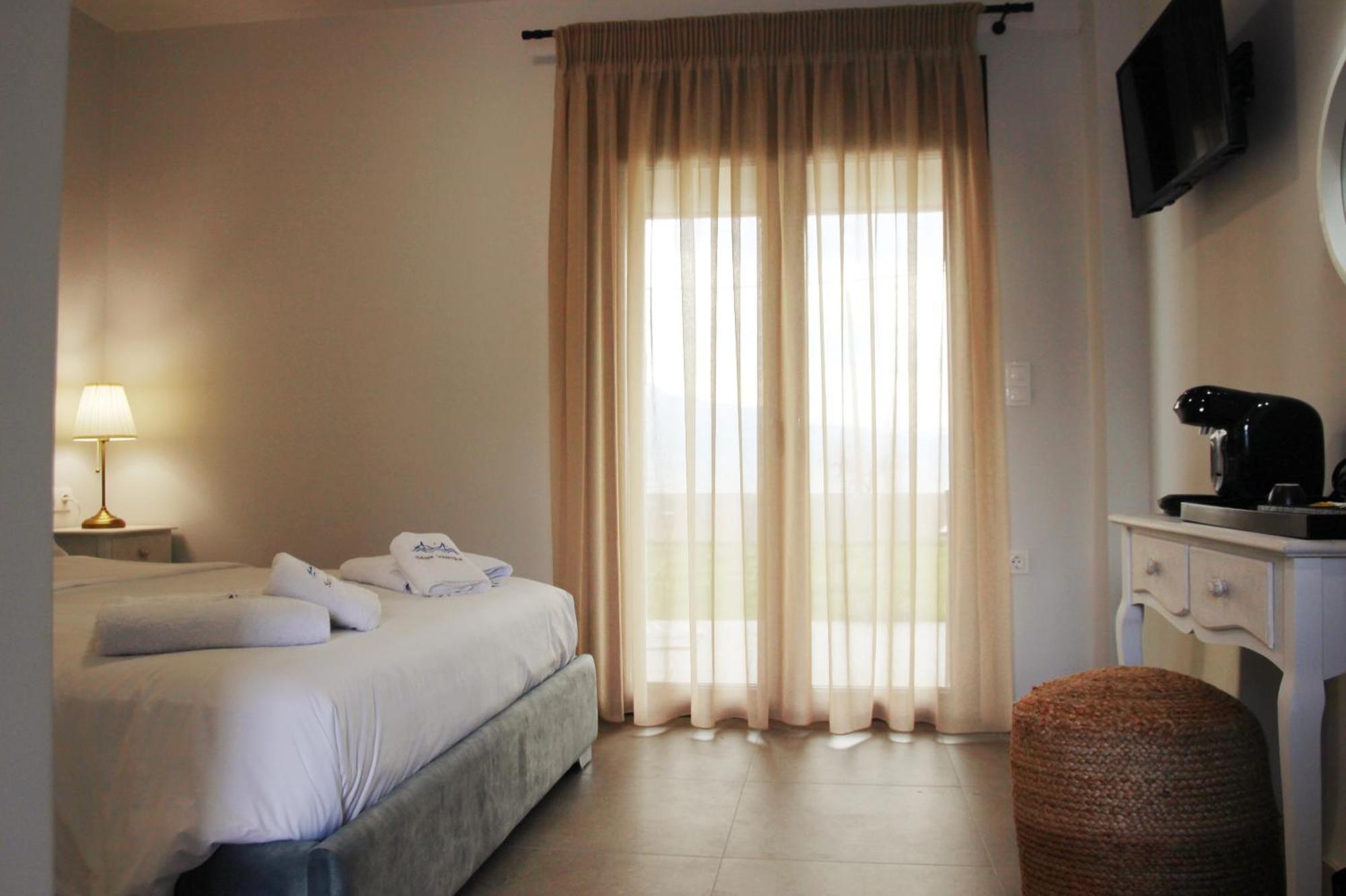 Santa Domenica Nafpaktos - Rooms And Apartments By The Sea Eksteriør billede